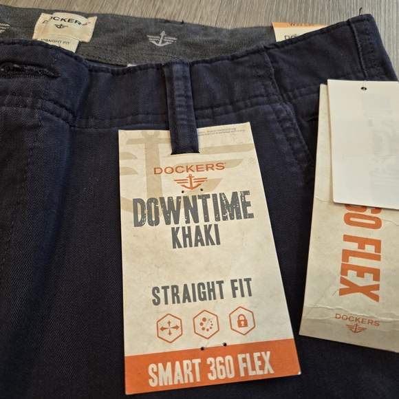 Dockers Straight Fit Smart 360 Flex Downtime Khaki Pants Sz 33x30 NWT - Picture 3 of 5